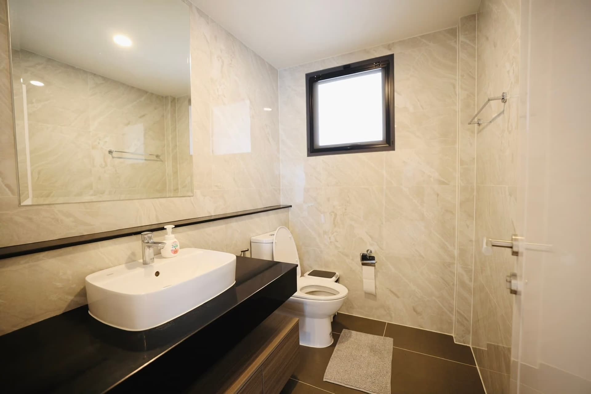 4 Bed House for Rent in Bang Phli - Image 12