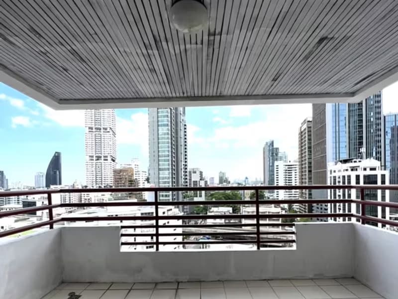 Acadamia Grand Tower