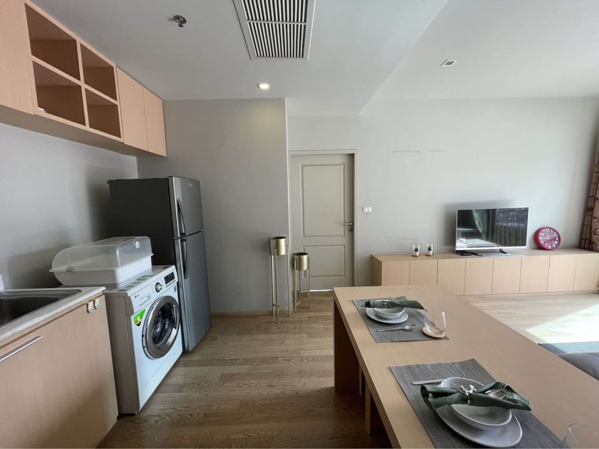 Condo for Rent at Noble Refine - Image 10