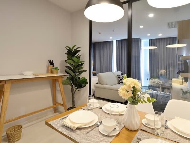 Condo for Rent at Noble Phloen Chit