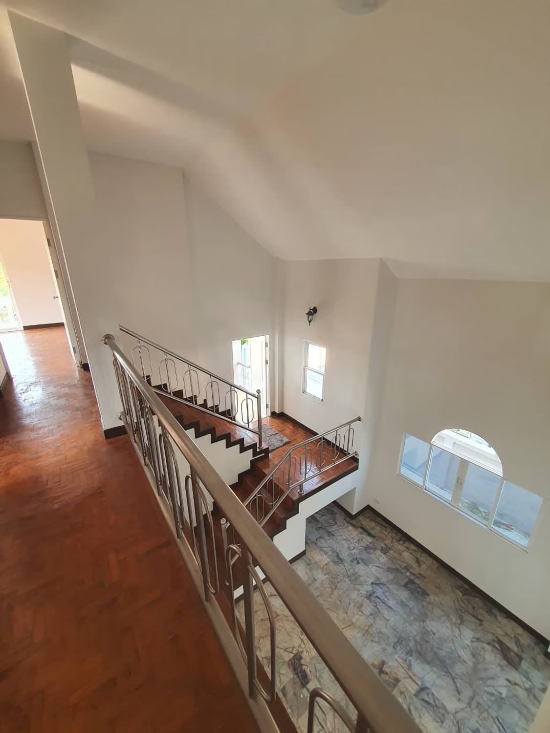 5 Bed House for Rent and Sale in Hang Dong - Image 4