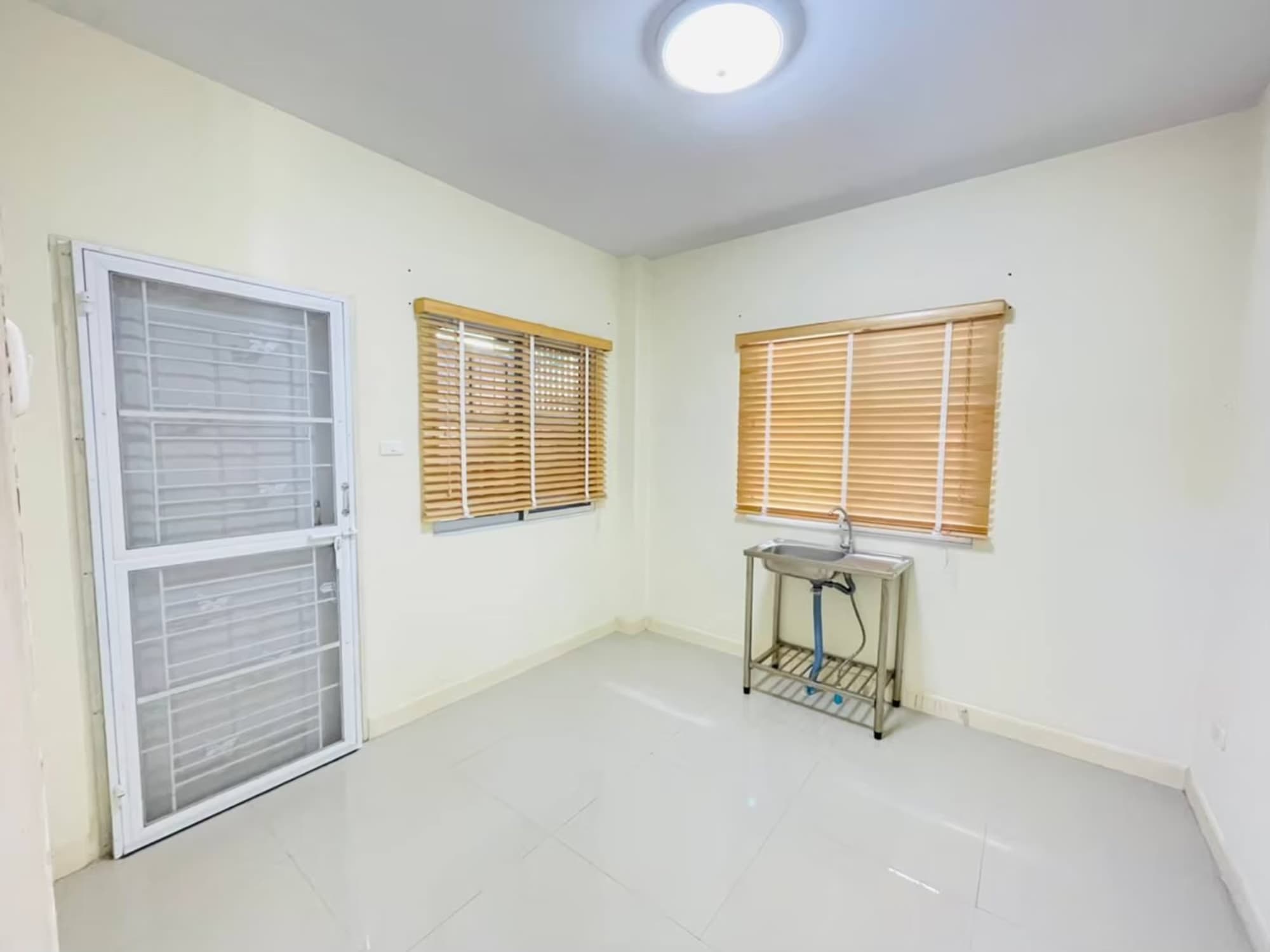 3 Bed House for Sale in Saraphi District - Image 6