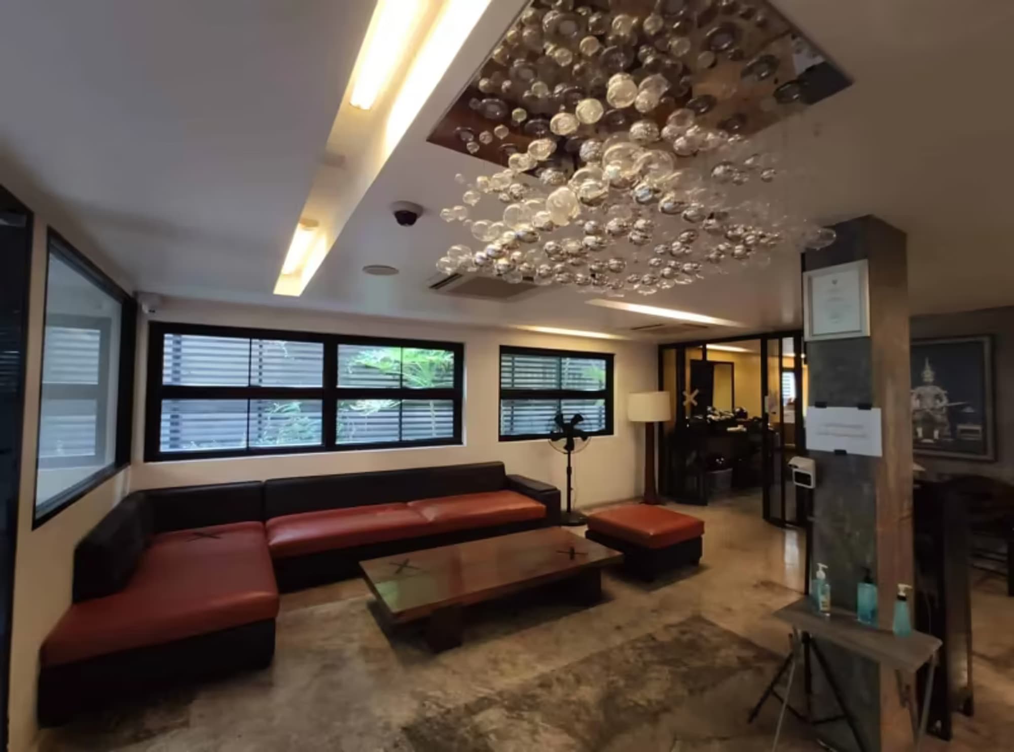 6 Bedroom House - Image 41