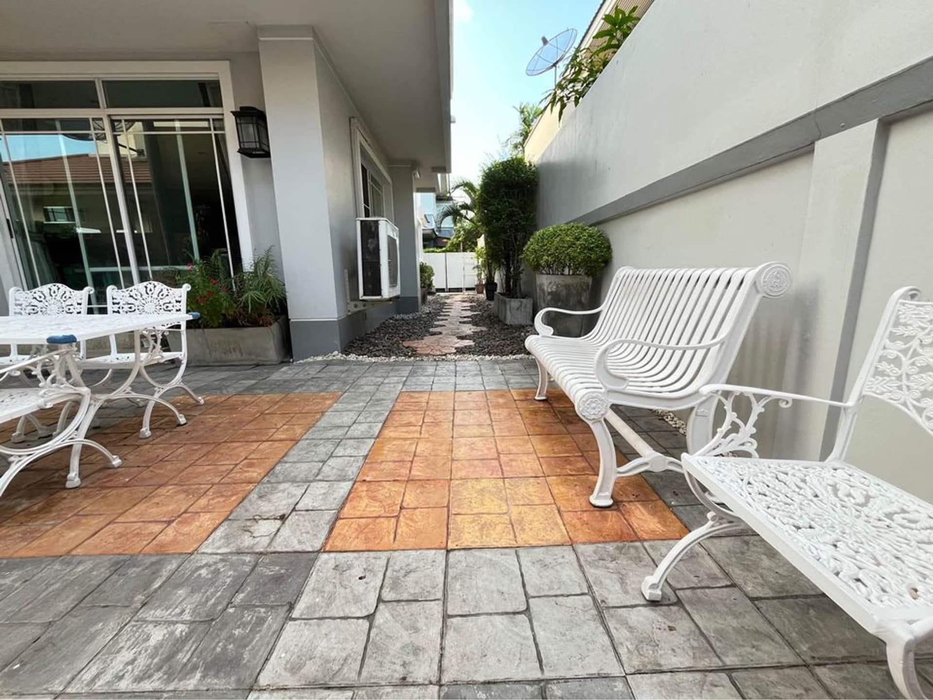 5 Bed House for Sale in Mueang Samut Prakan - Image 10