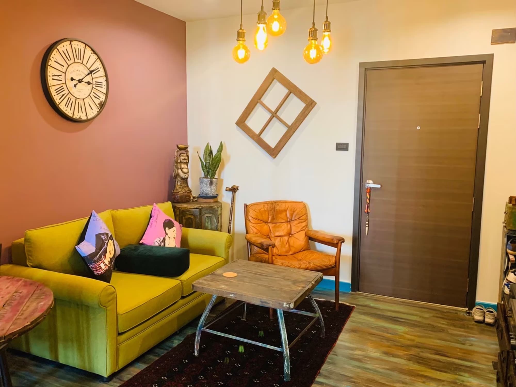 1 Bed Condo for Sale in Huai Khwang - Image 1