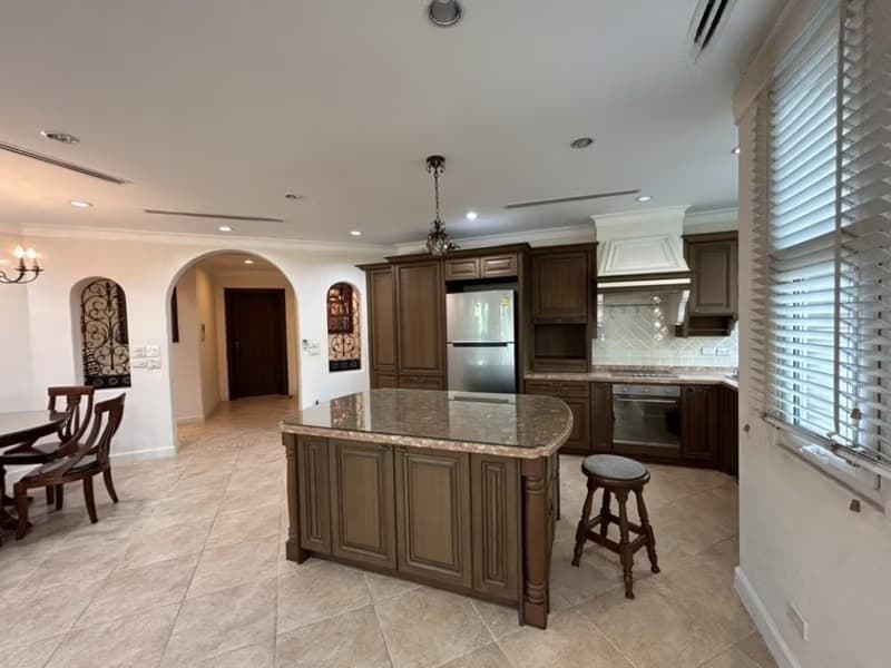 3 Bed Condo for Rent in Bang Phli