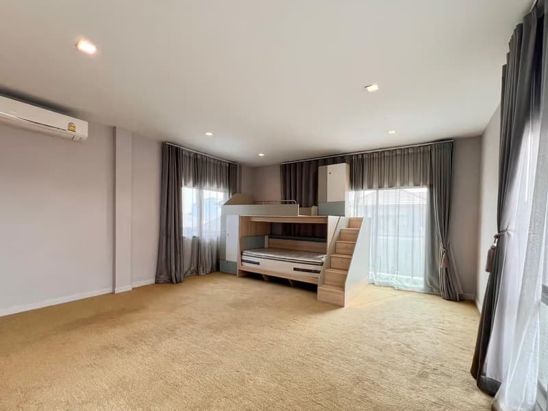 House for Sale at  Grand Bangkok Boulevard Rama 9 - Srinakarin