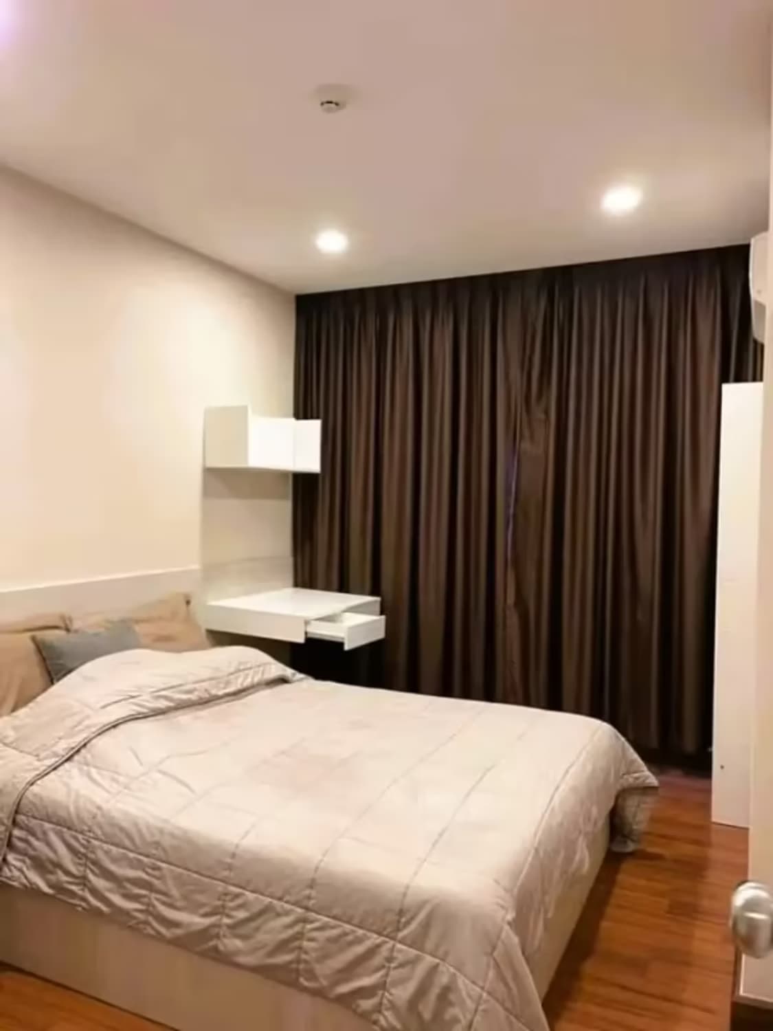 1 Bedroom Condo - Image 7