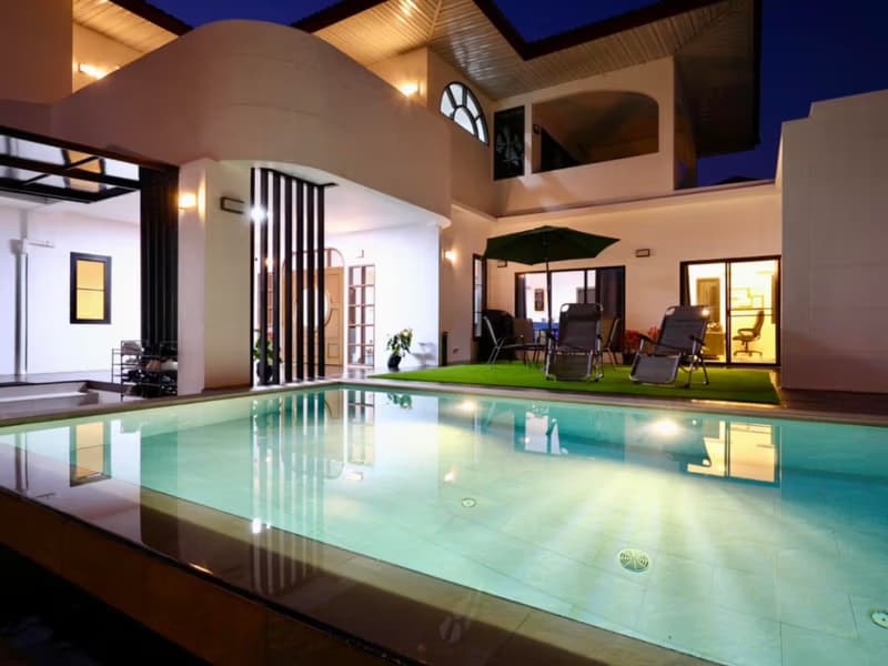9 Bedroom Pool Villa