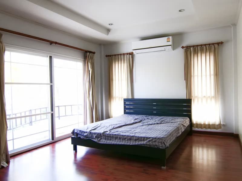 4 Bed House for Rent in Mueang Chiang Mai