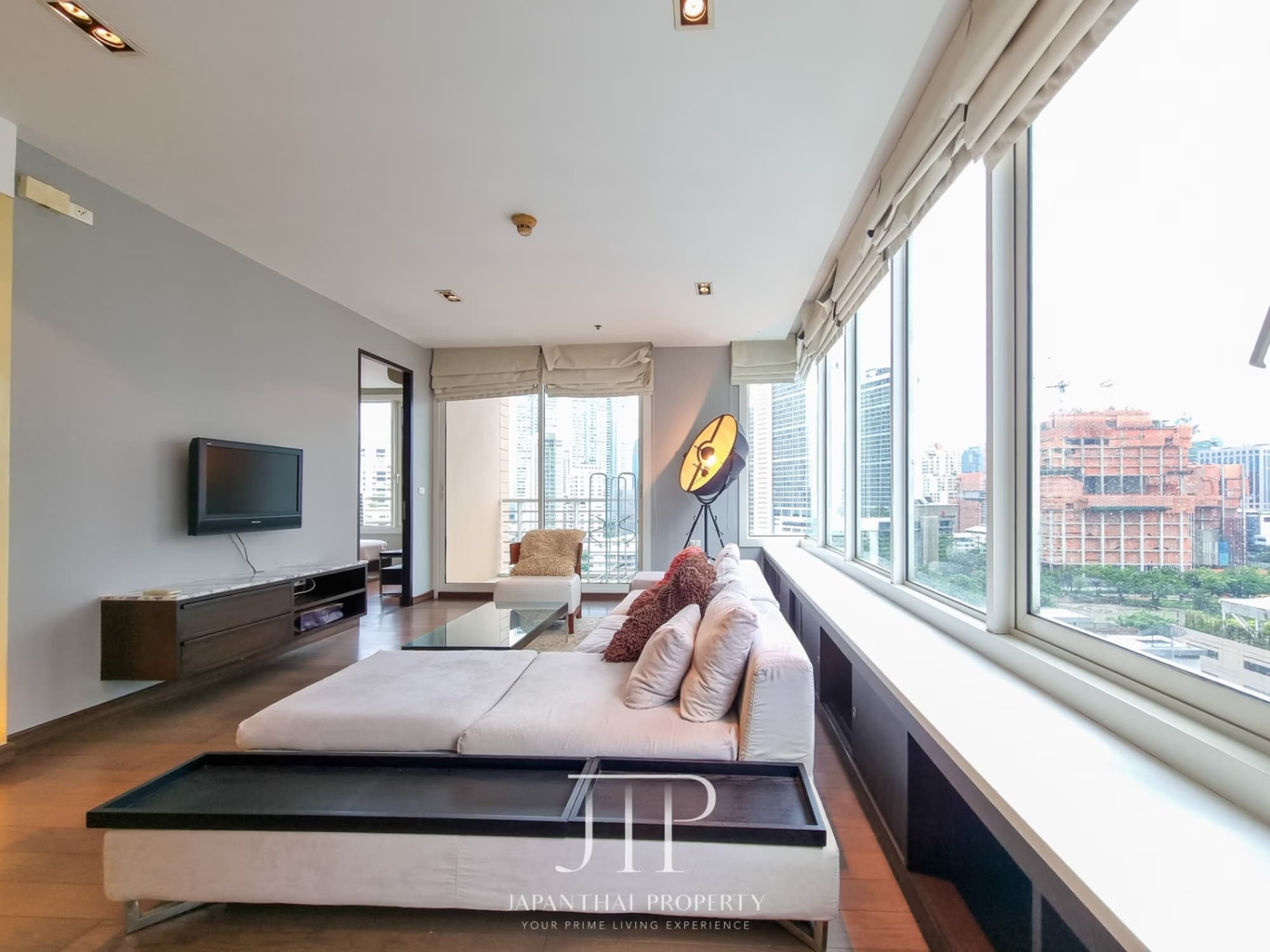 3 Bed Condo for Rent and Sale in Khlong Toei - Image 3