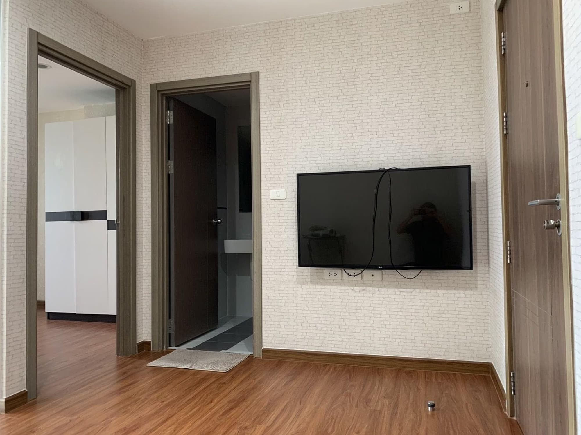 1 Bed Condo for Sale  Near On Nut BTS - Image 2