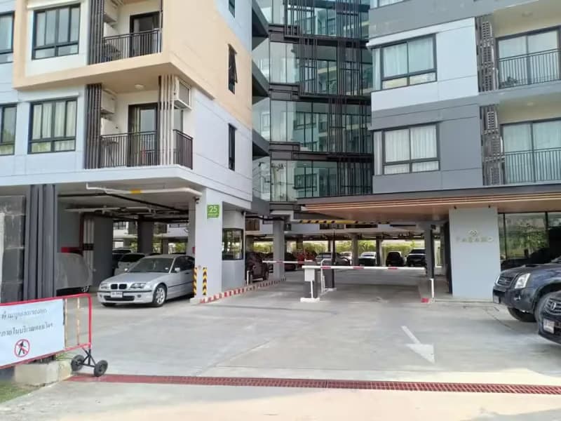 1 Bedroom Condo