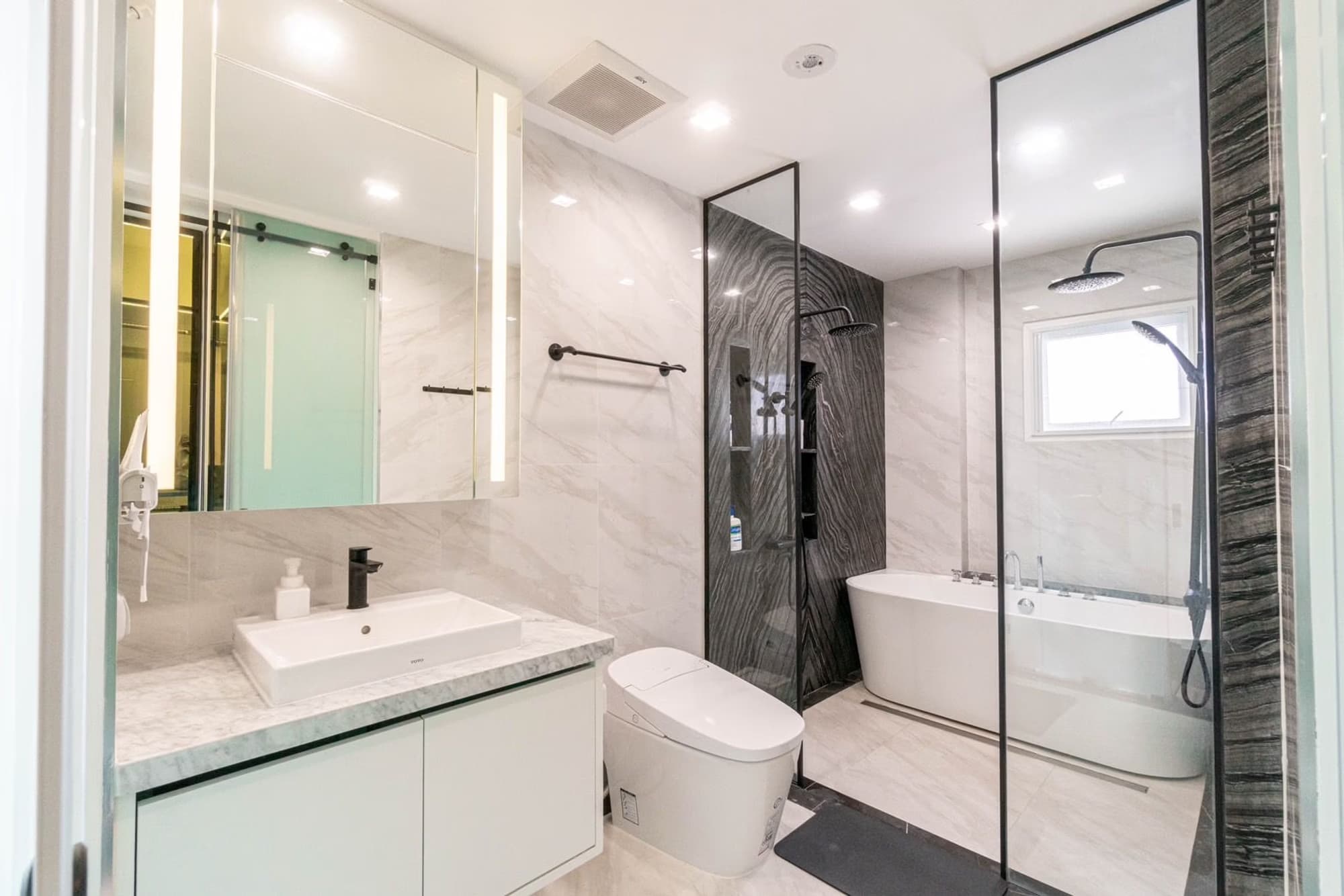 2 Bedroom House - Image 7