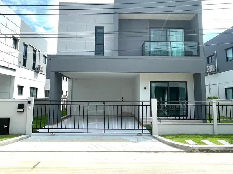 3 Bed House for Rent in Bang Phli
