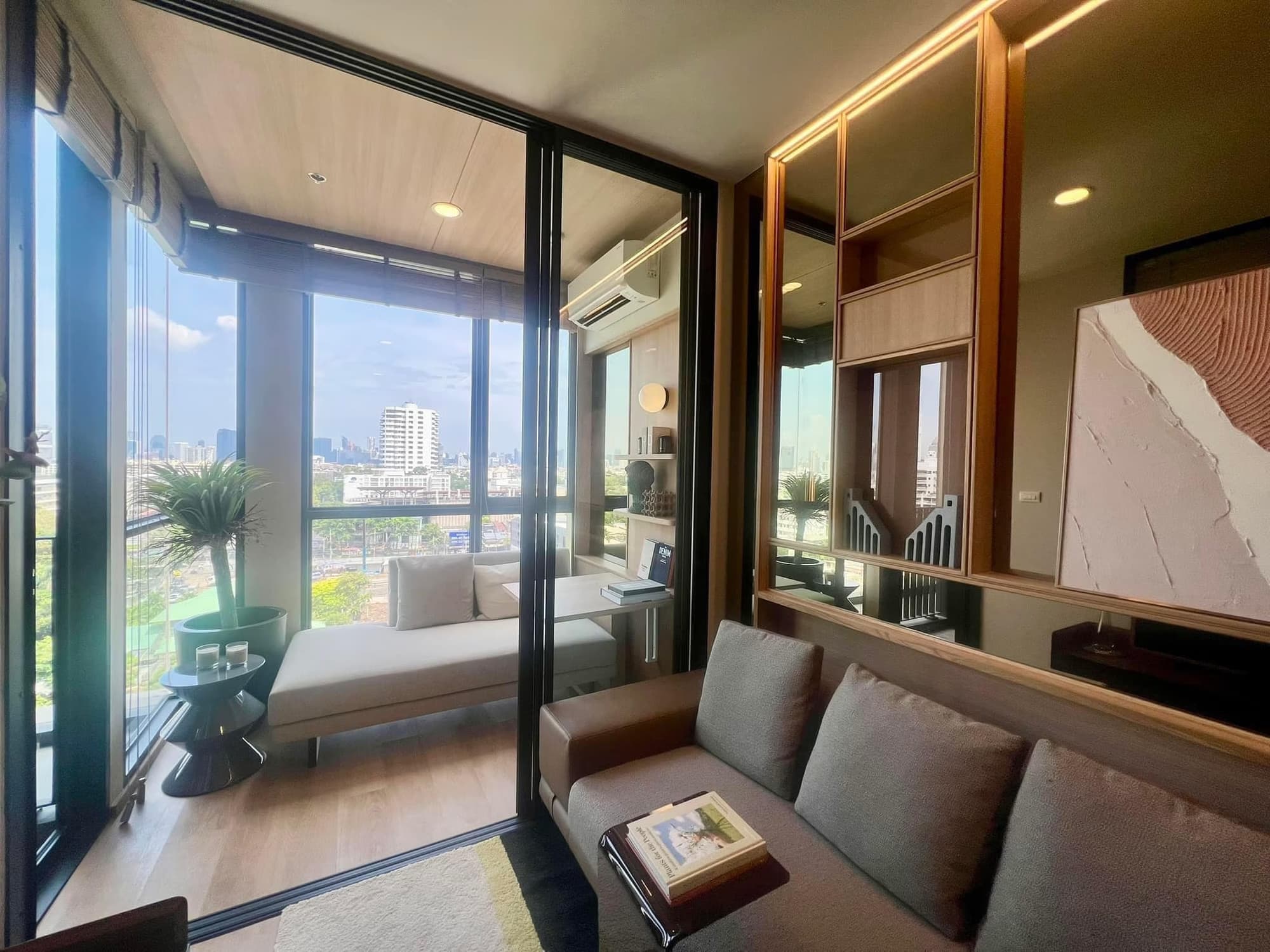 Condo for Sale at The Issara Sathorn - Image 4