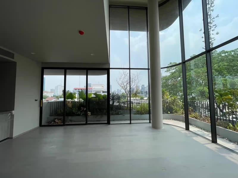 3 Bed Condo for Sale in Huai Khwang