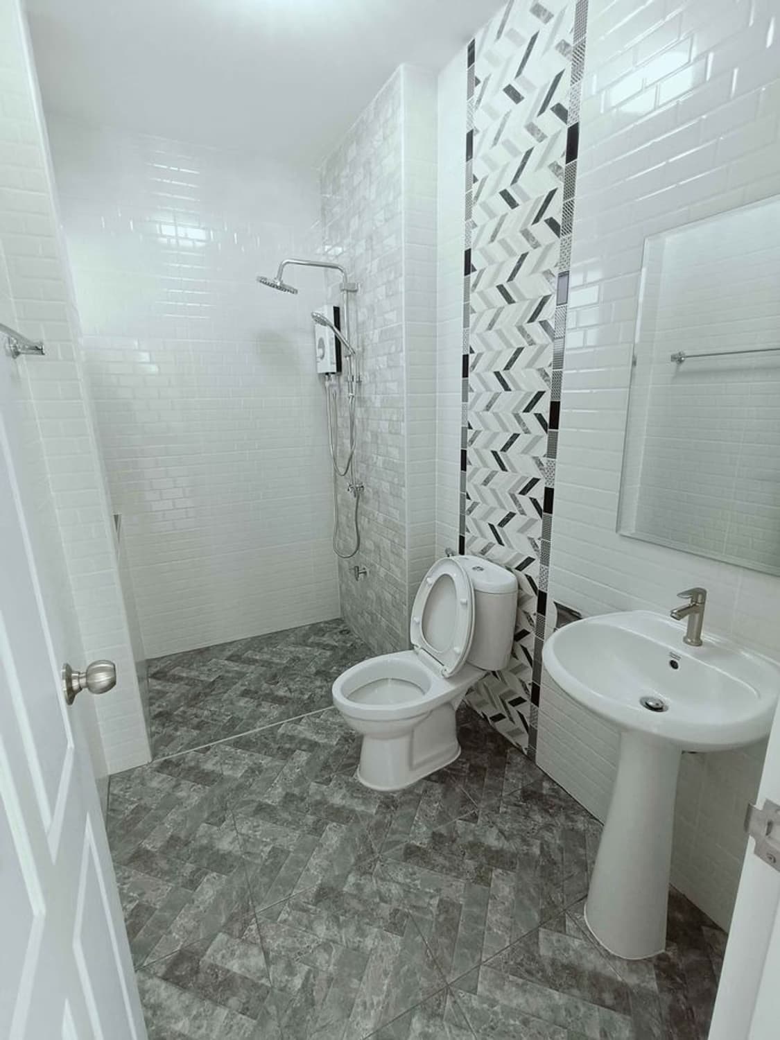  - Image 8