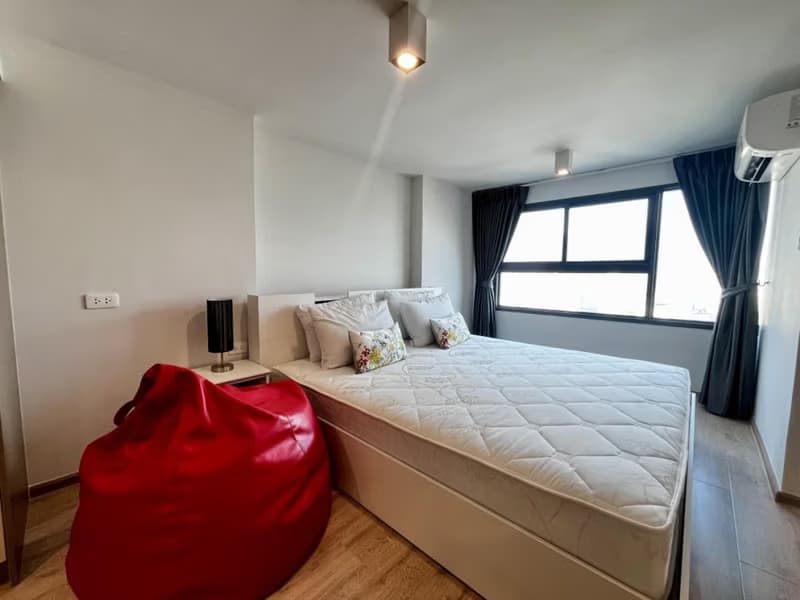 2 Bed Condo for Rent in Huai Khwang