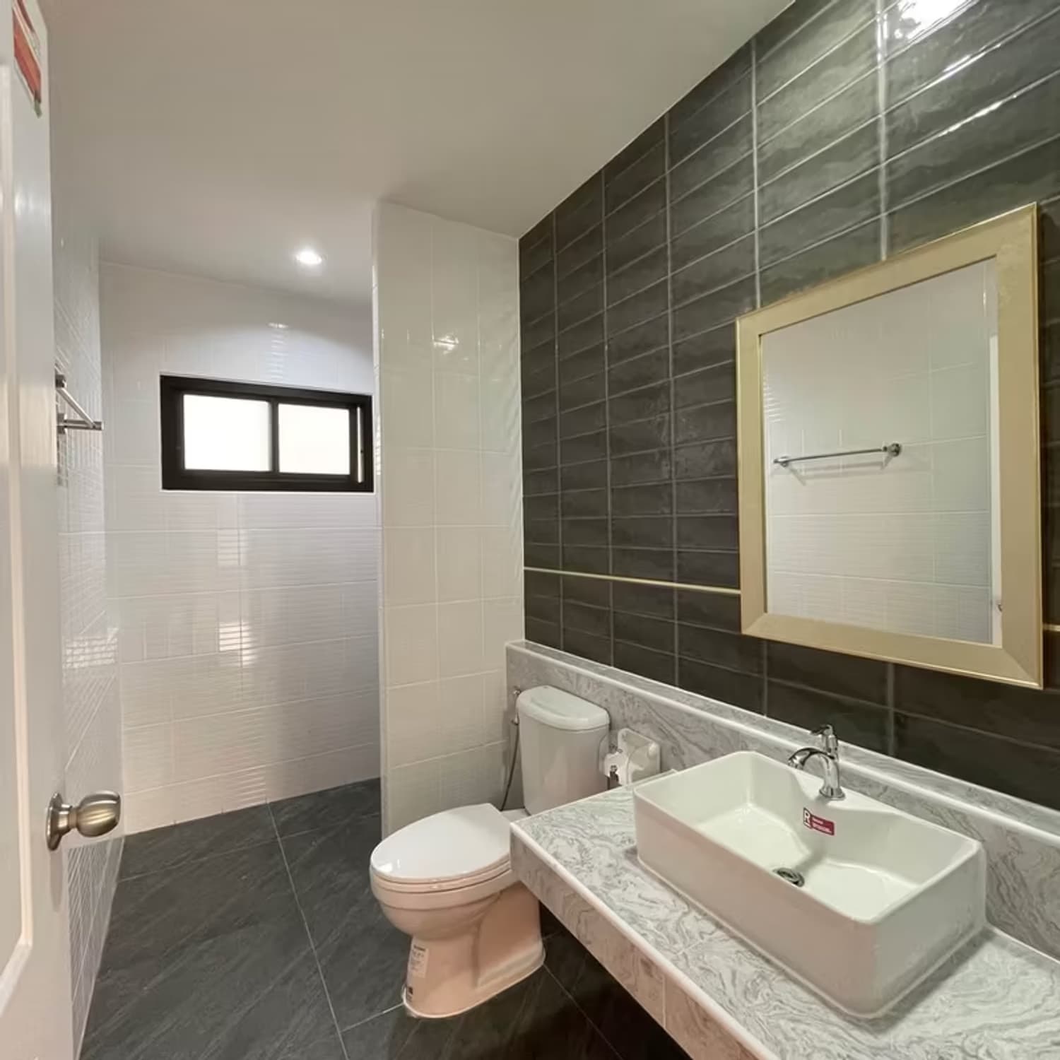 3 Bedroom House - Image 9