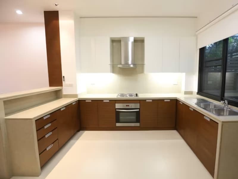  House for Rent in Khlong Toei.