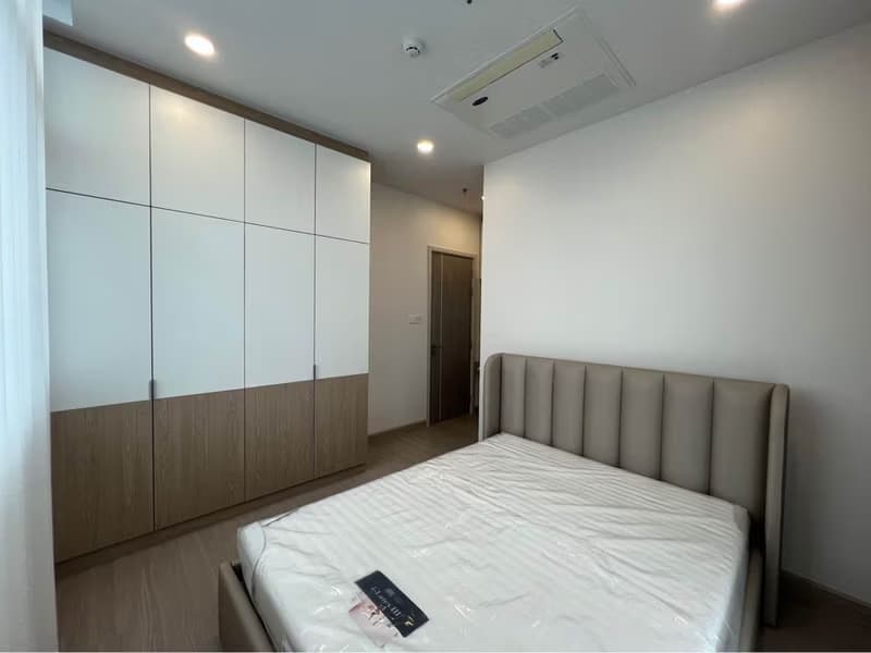 2 Bed Condo for Rent in Bang Rak