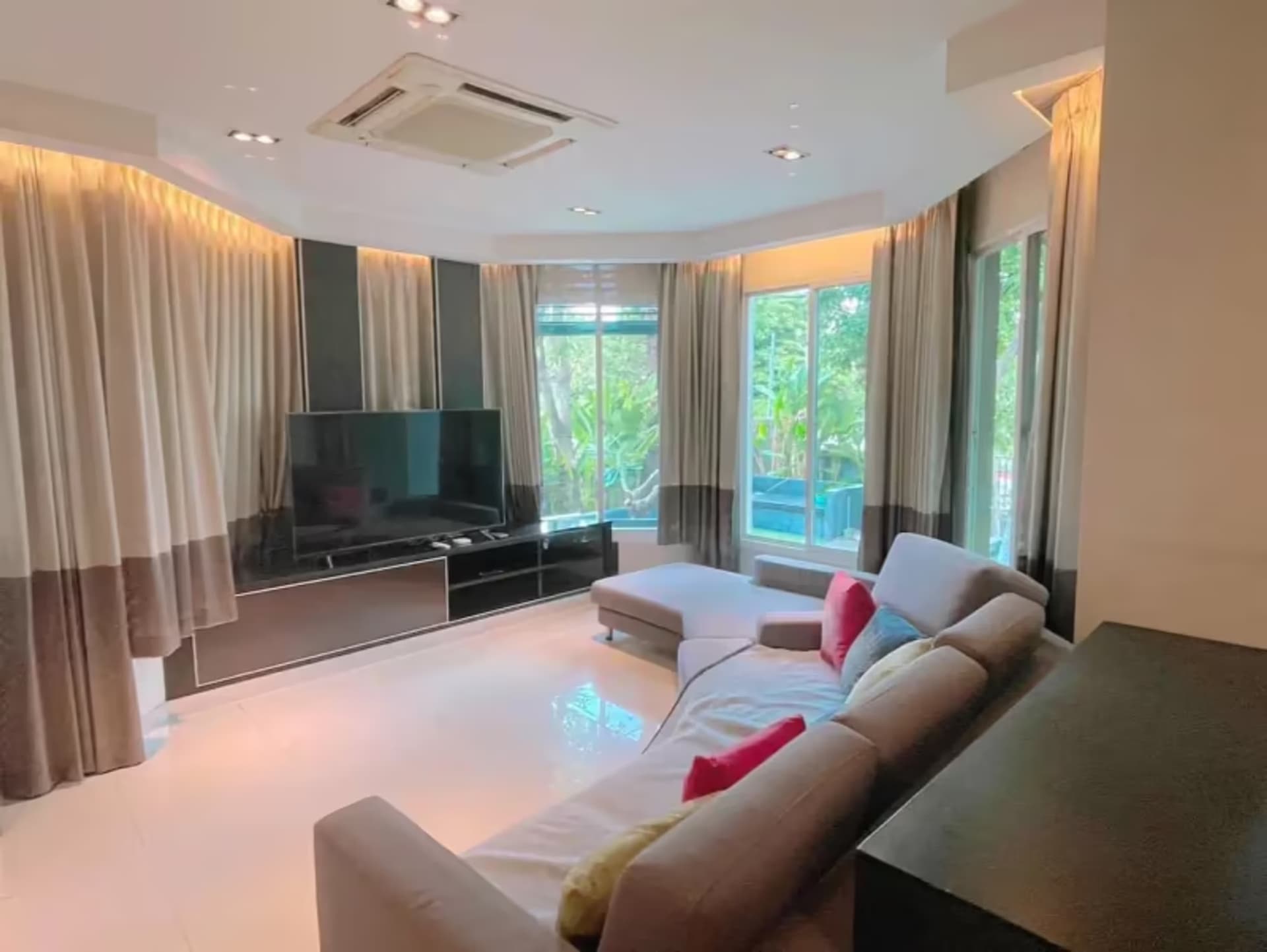 4 Bedroom House - Image 20