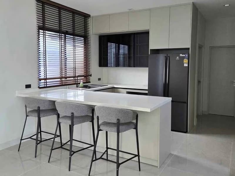 4 Bed House for Rent in Bang Phli