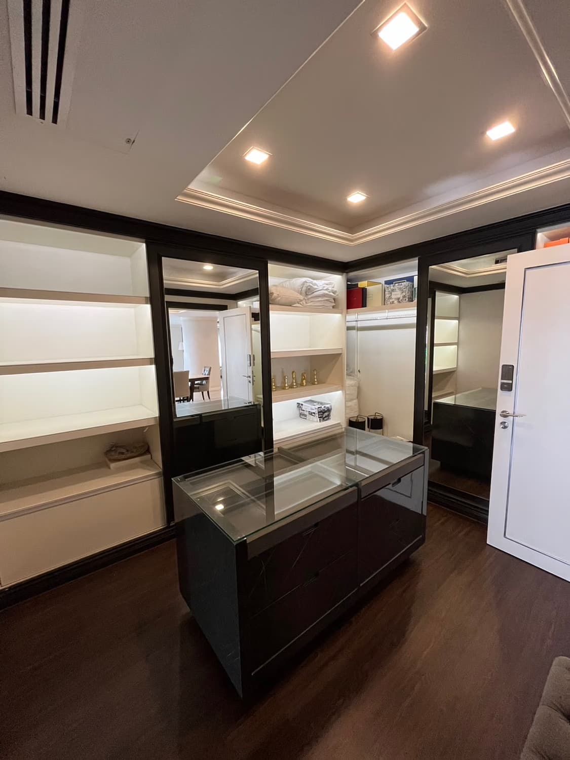 Condo for Sale at State Tower Bangkok - Image 21