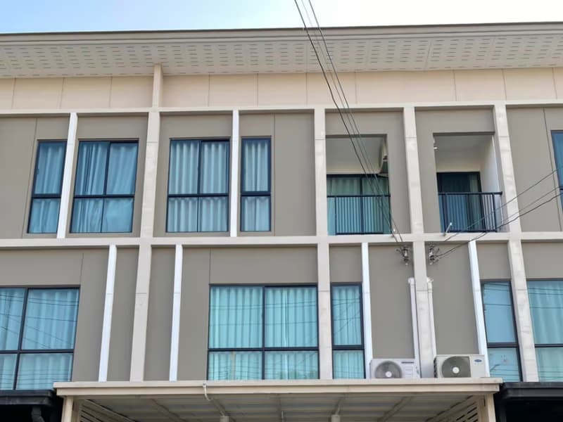 3 Bed Townhouse for Rent in Bang Kapi