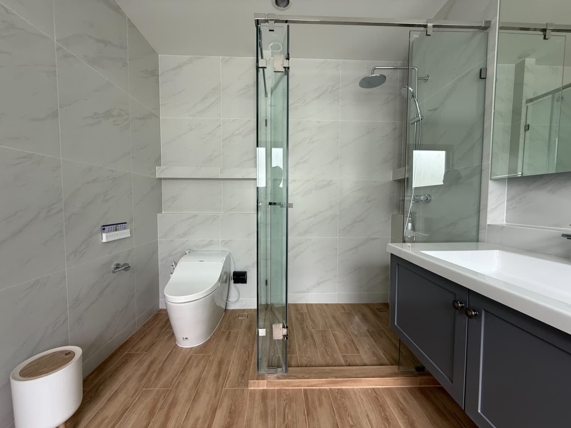 4 Bed House for Rent and Sale in Bang Phli - Image 7