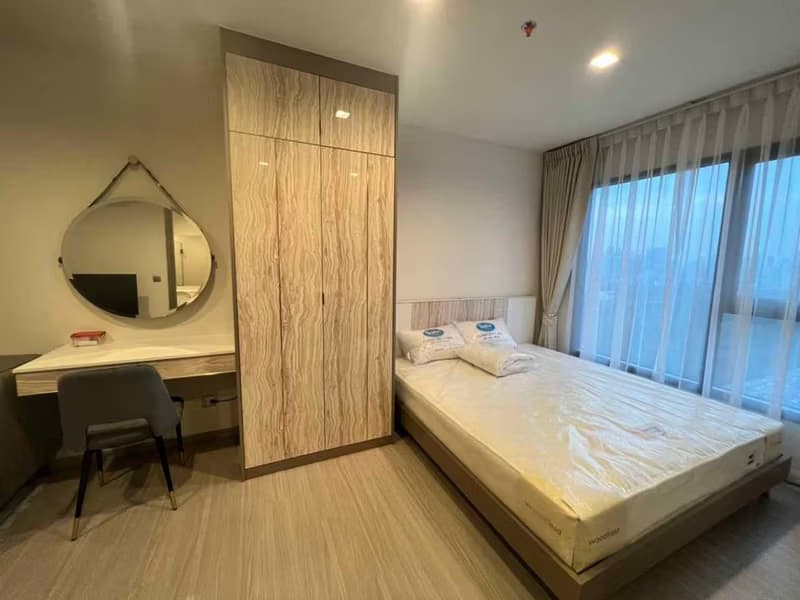 Condo for Rent at Life Asoke Hype