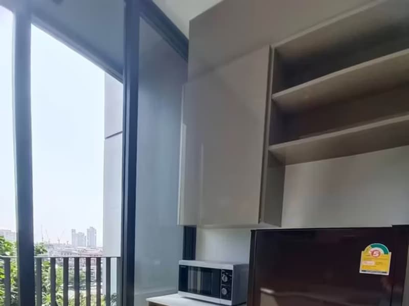 Whizdom Essence Sukhumvit 101