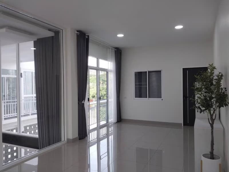 5 Bed House for Rent and Sale in Saraphi