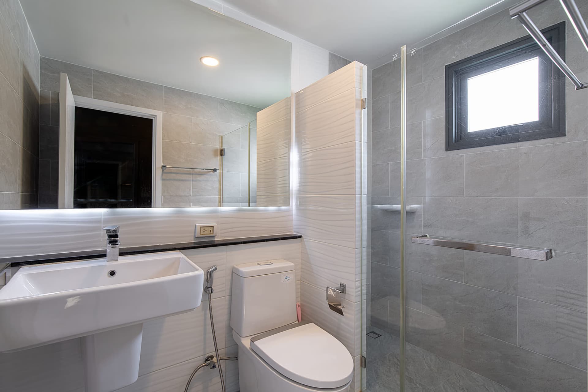 3 Bed House for Rent in Bang Phli - Image 10