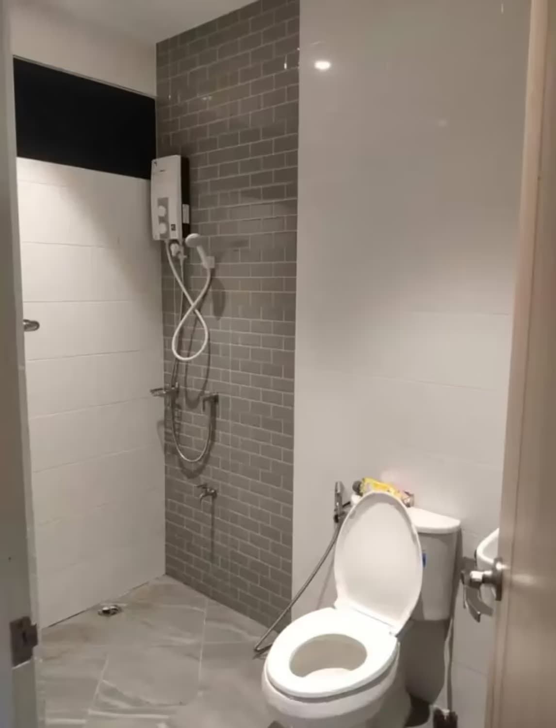 2 Bedroom House - Image 6