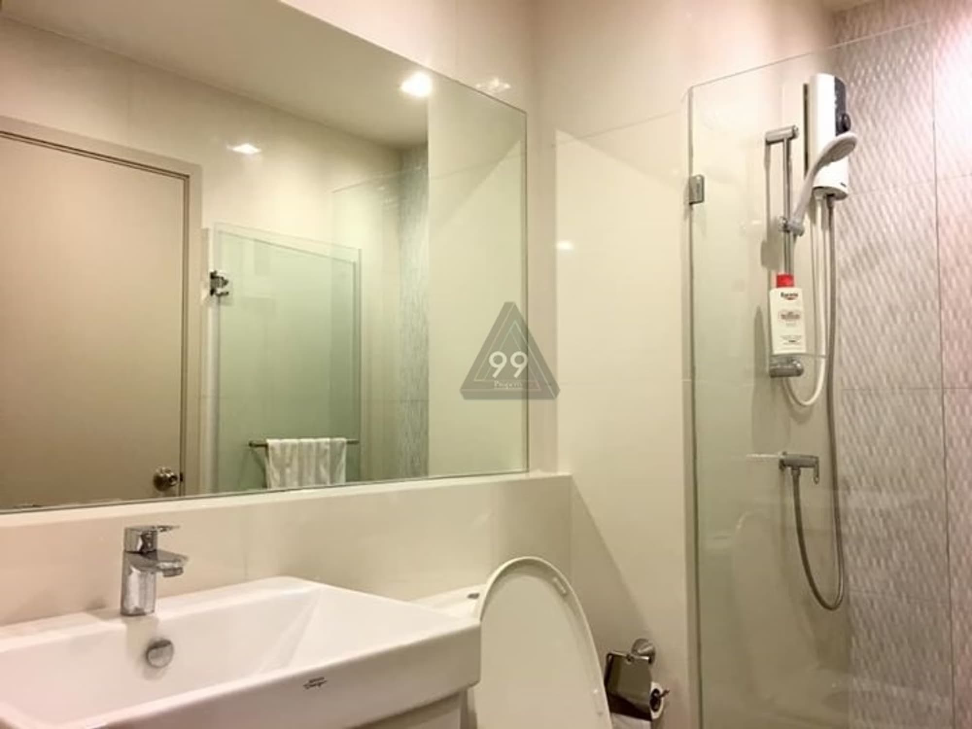 2 Bed Condo for Rent in Phra Khanong - Image 9
