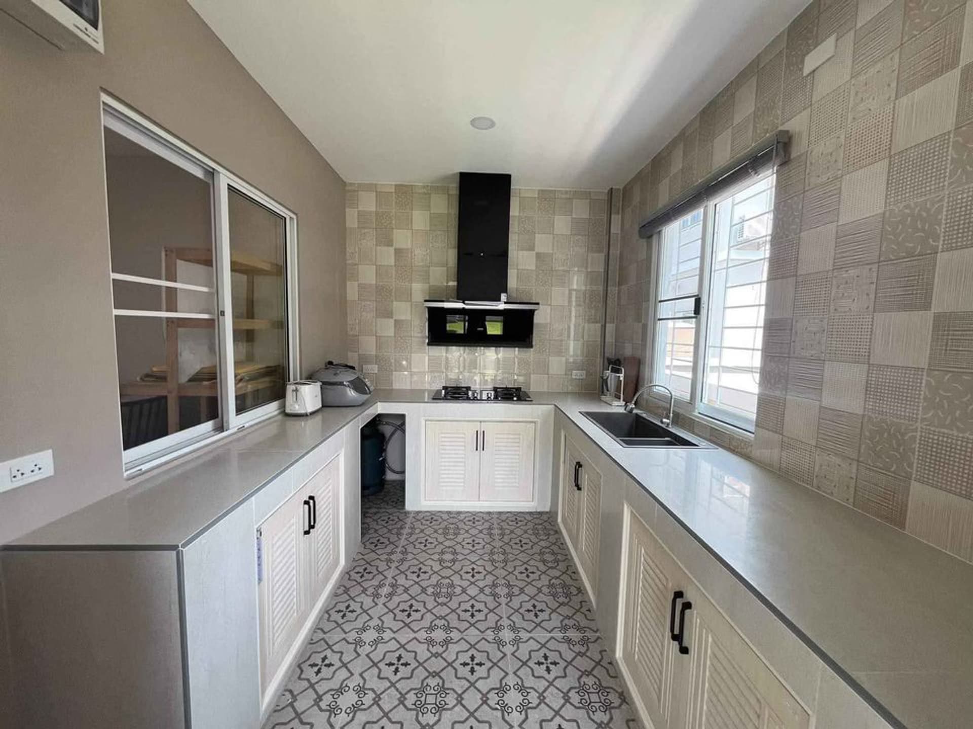 3 Bed House for Rent in Saraphi - Image 13