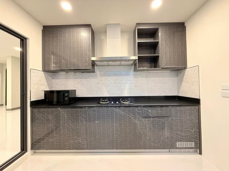 4 Bed House for Rent in Bang Phli