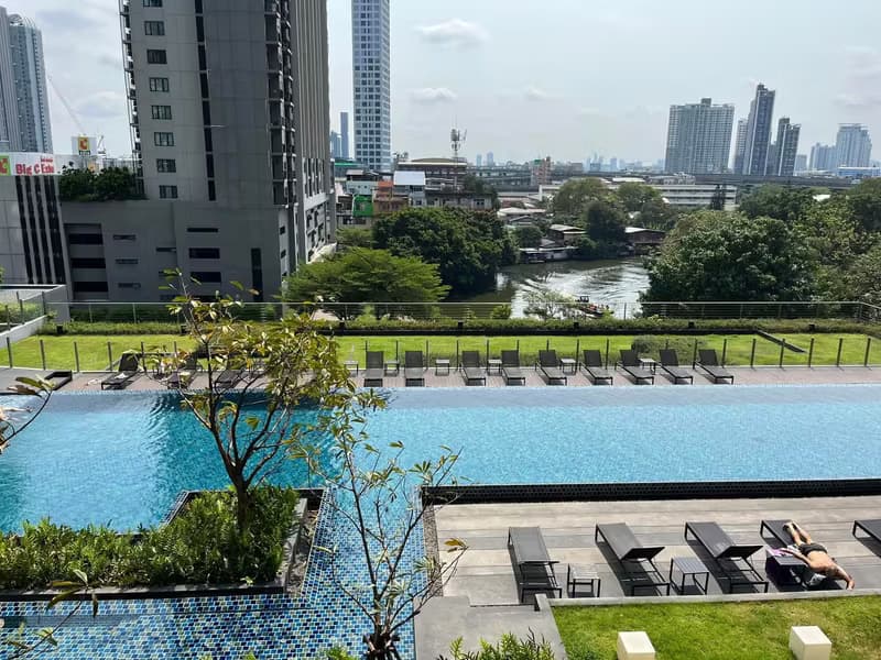 1 Bedroom Condo