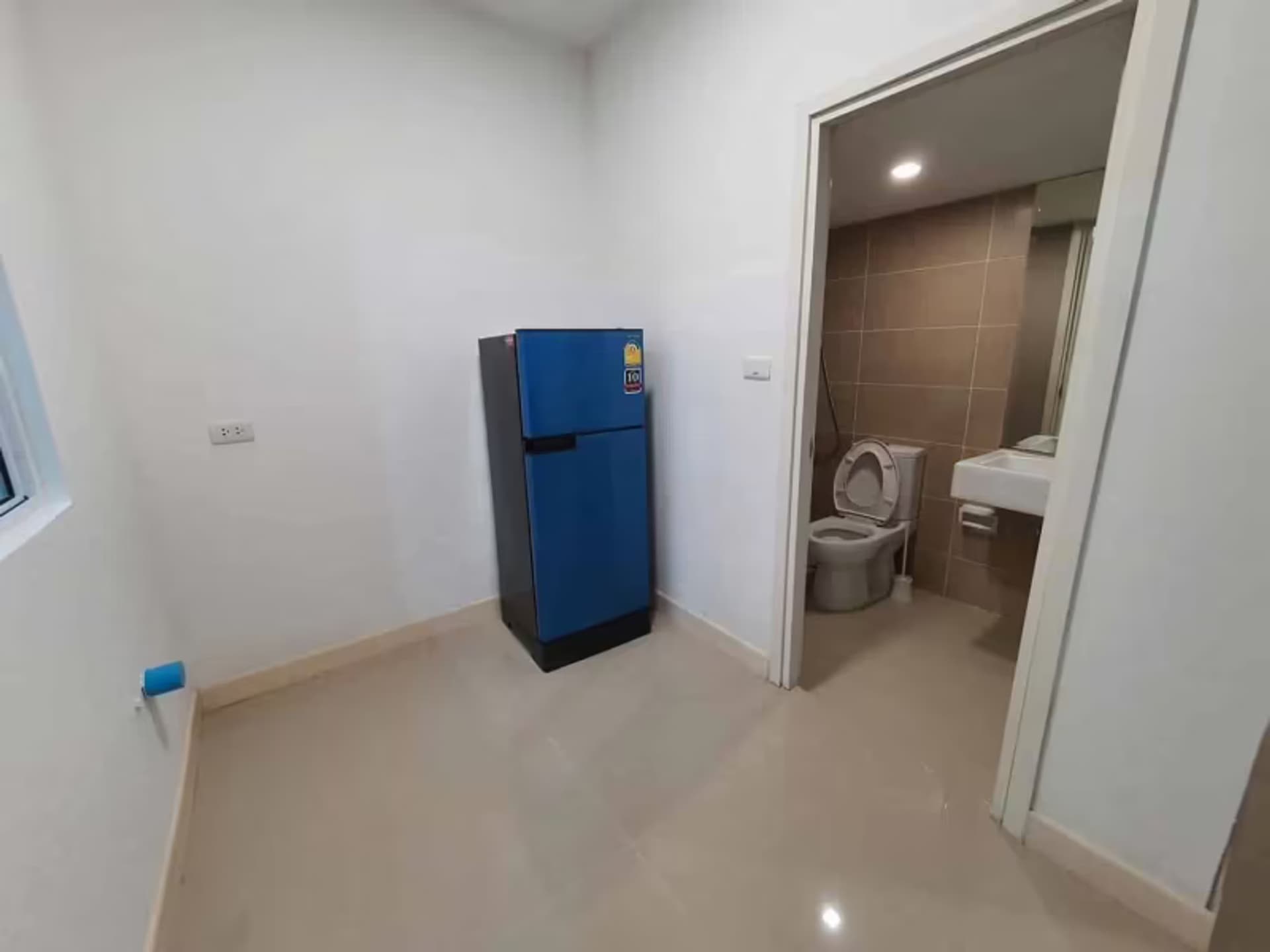 3 Bedroom House - Image 8