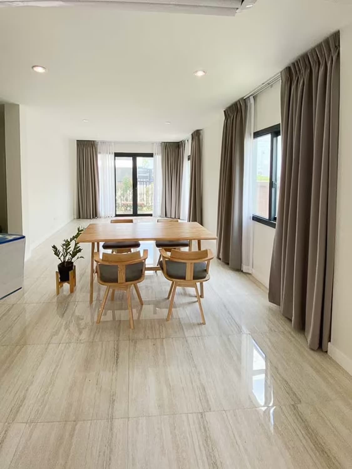 4 Bedroom House - Image 2