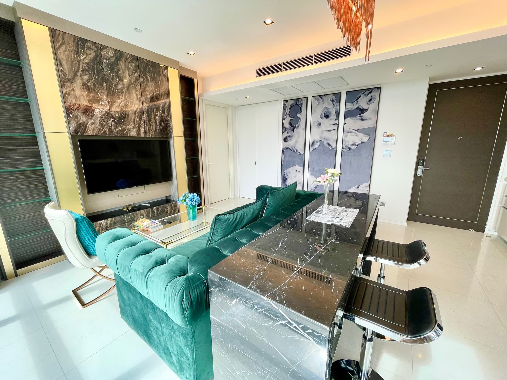 1 Bed Condo for Rent and Sale  Near Surasak BTS - Image 1