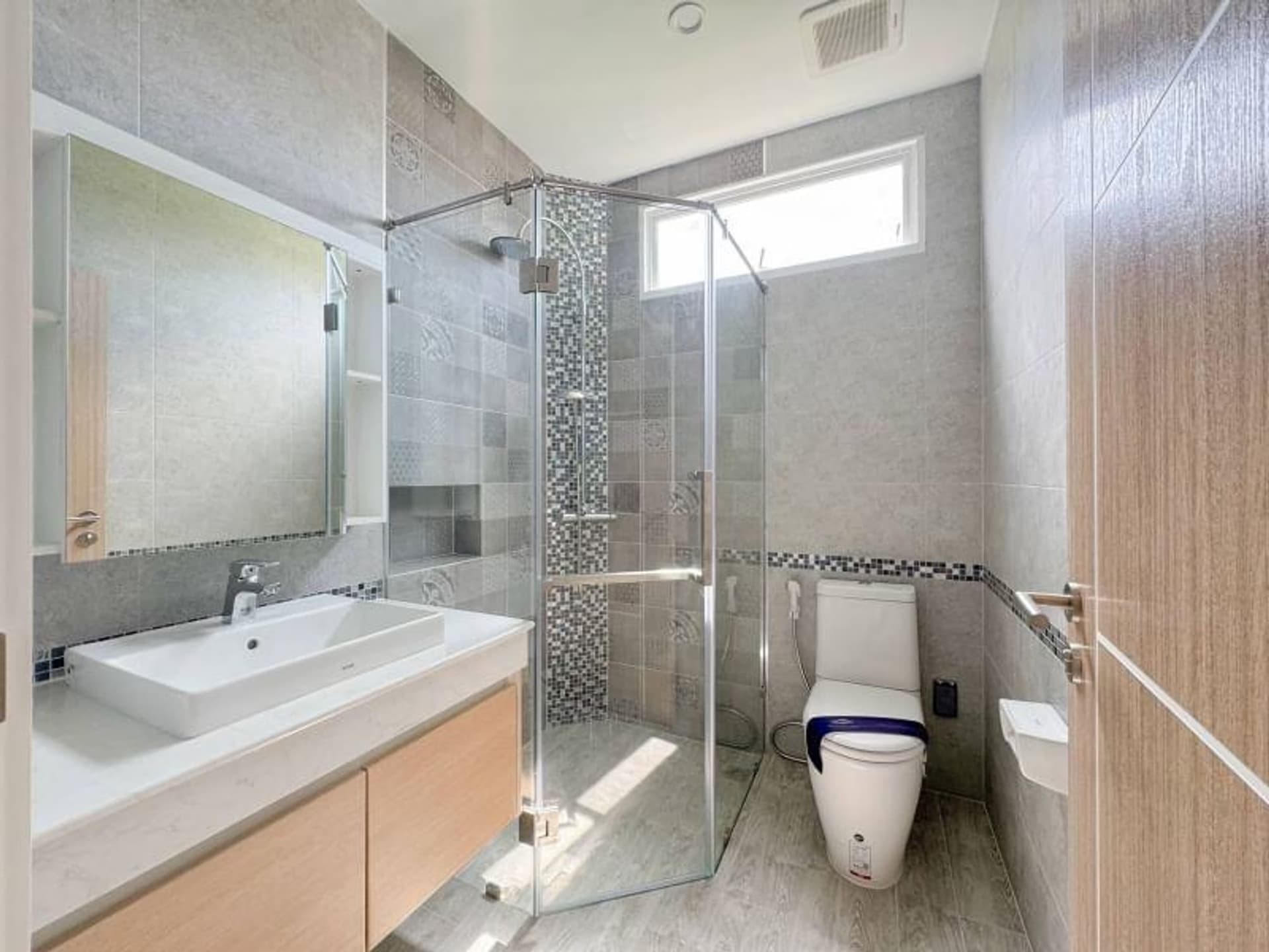 4 Bed House for Rent in San Kamphaeng - Image 10