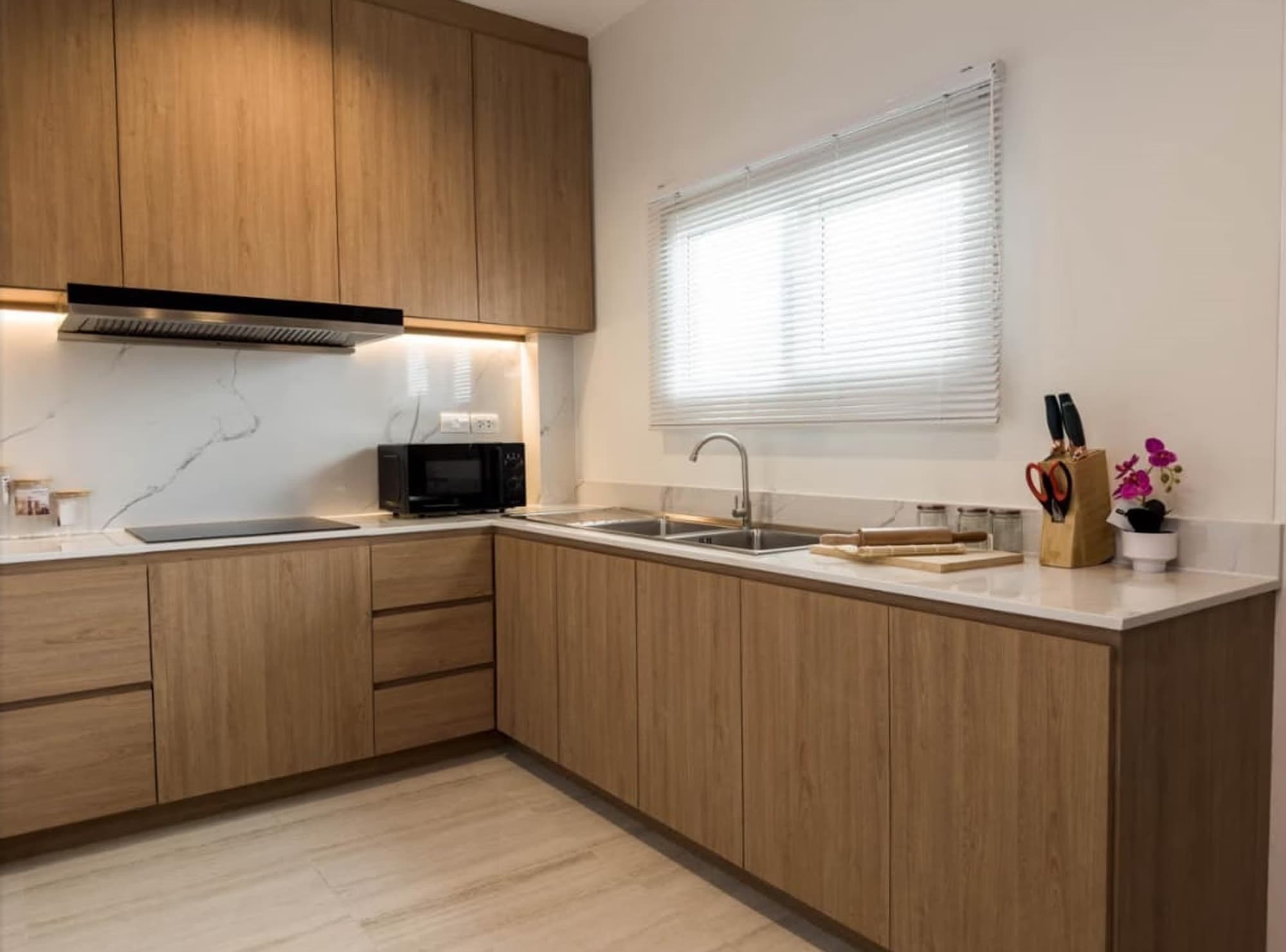 4 Bed House for Sale in undefined - Image 4