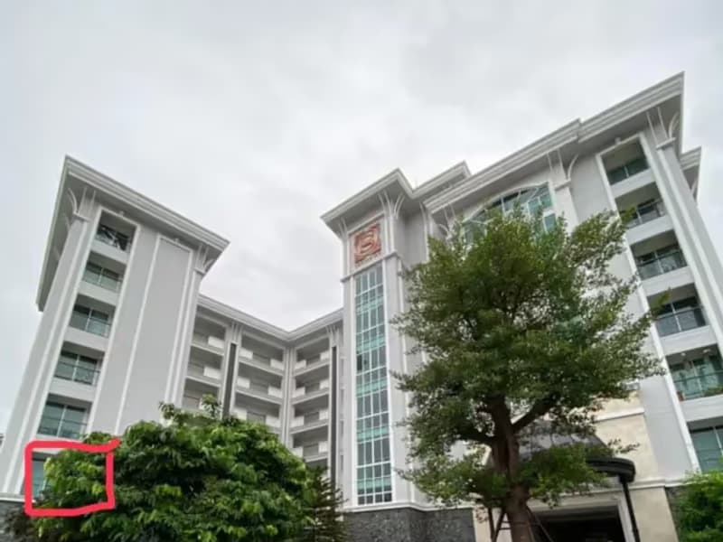 1 Bedroom Condo