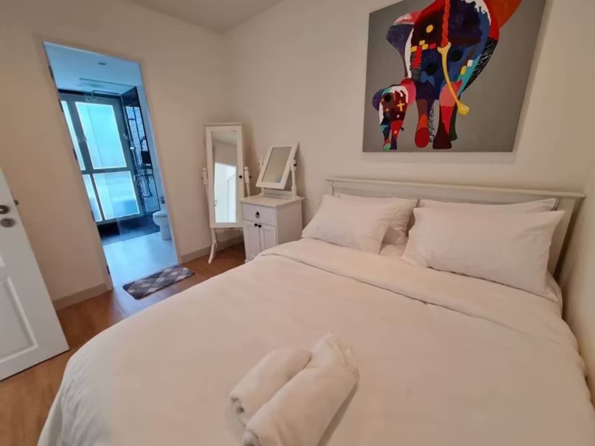 3 Bedroom Commercial - Image 14