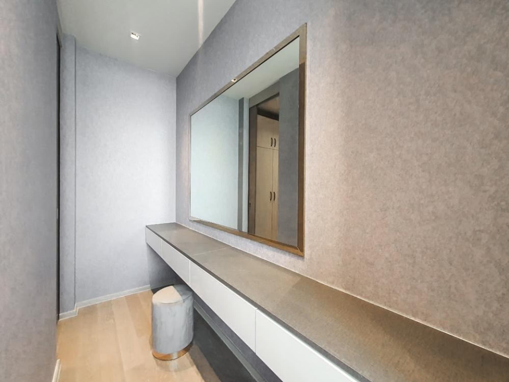  - Image 7