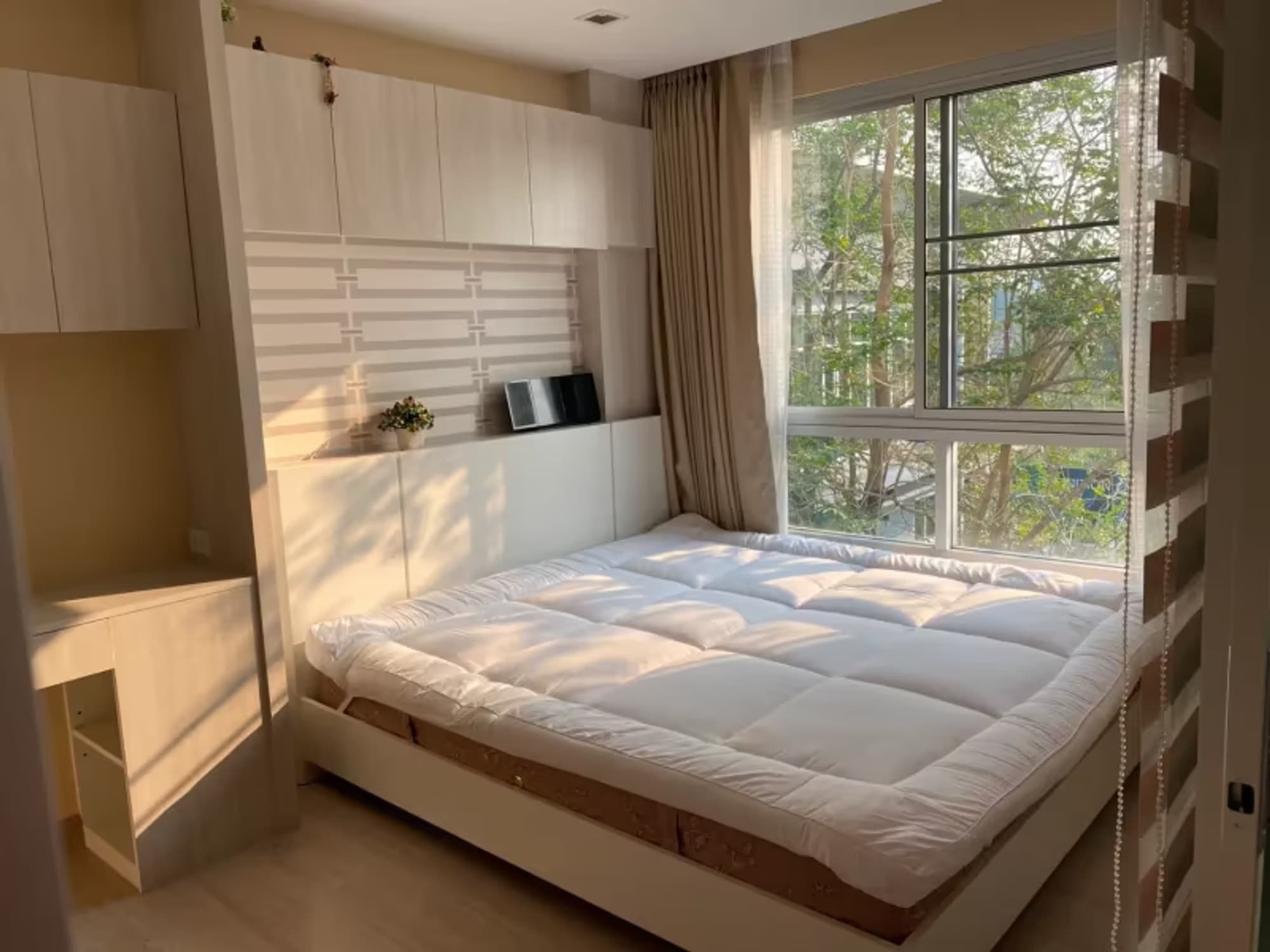 1 Bedroom Condo - Image 1