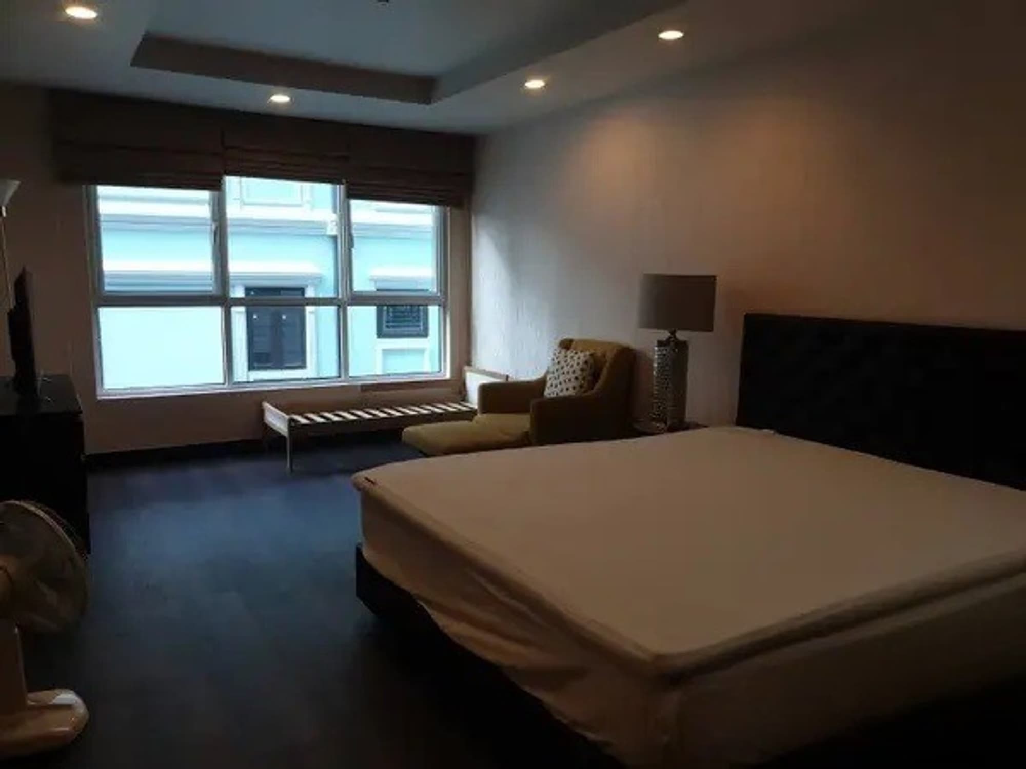 2 Bed Condo for Rent in Watthana - Image 1